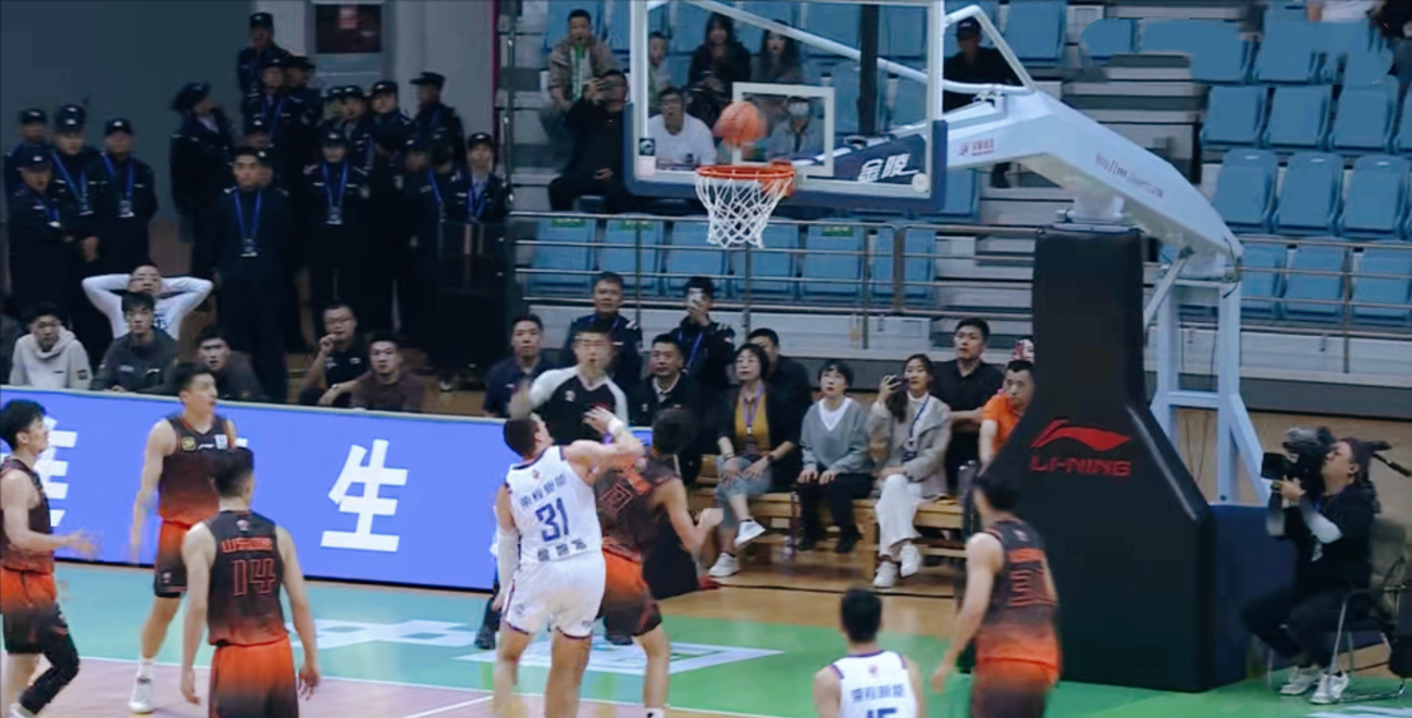 英雄联盟官方直播-加时末段欧篮联焦点战，勒沃库森绝杀压哨，目标明确，心理建设被强调(拜仁62大胜勒沃库森)