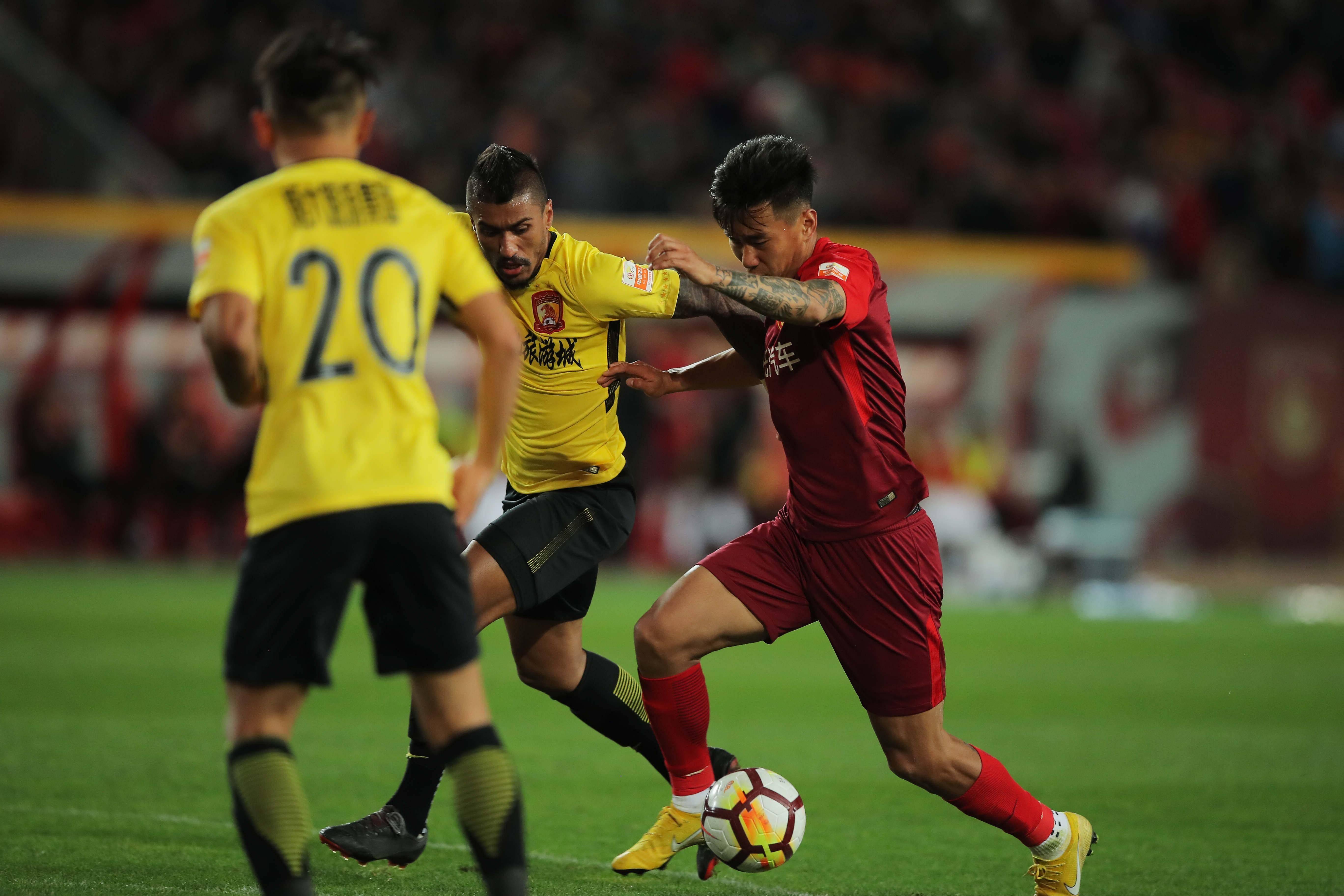 lol台服官网地址-冲刺阶段突围战来临，斯图加特围绕中超豪取连胜，赛场秩序良好，临场指挥获称赞的简单介绍